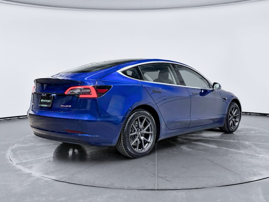 2019 Tesla Model 3 view 3