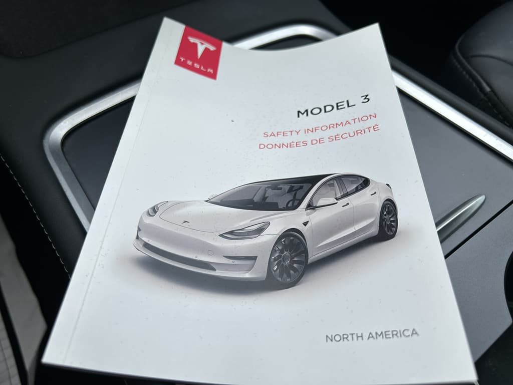 2023 Tesla Model 3 view 16