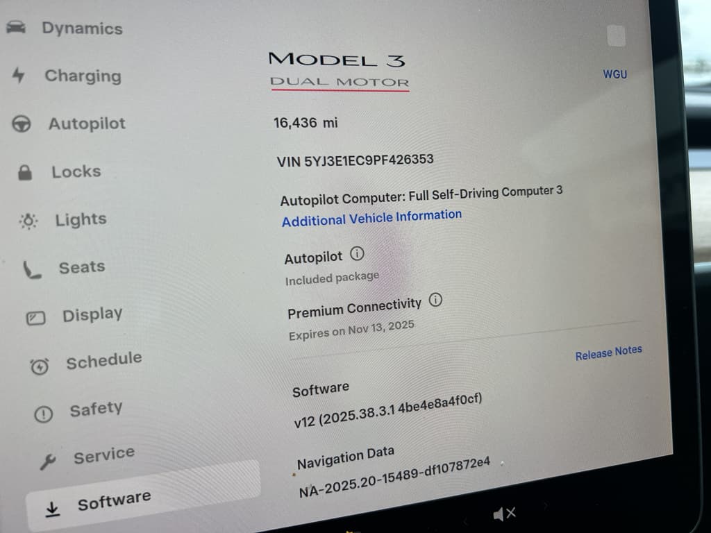 2023 Tesla Model 3 view 10
