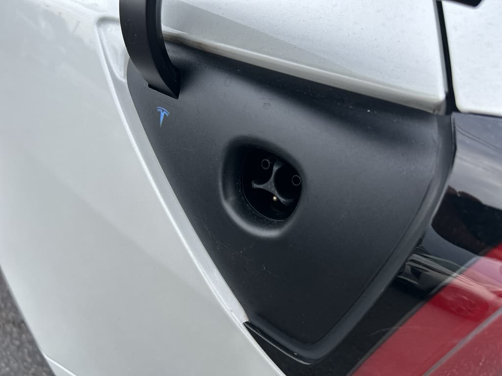 2023 Tesla Model 3 view 5