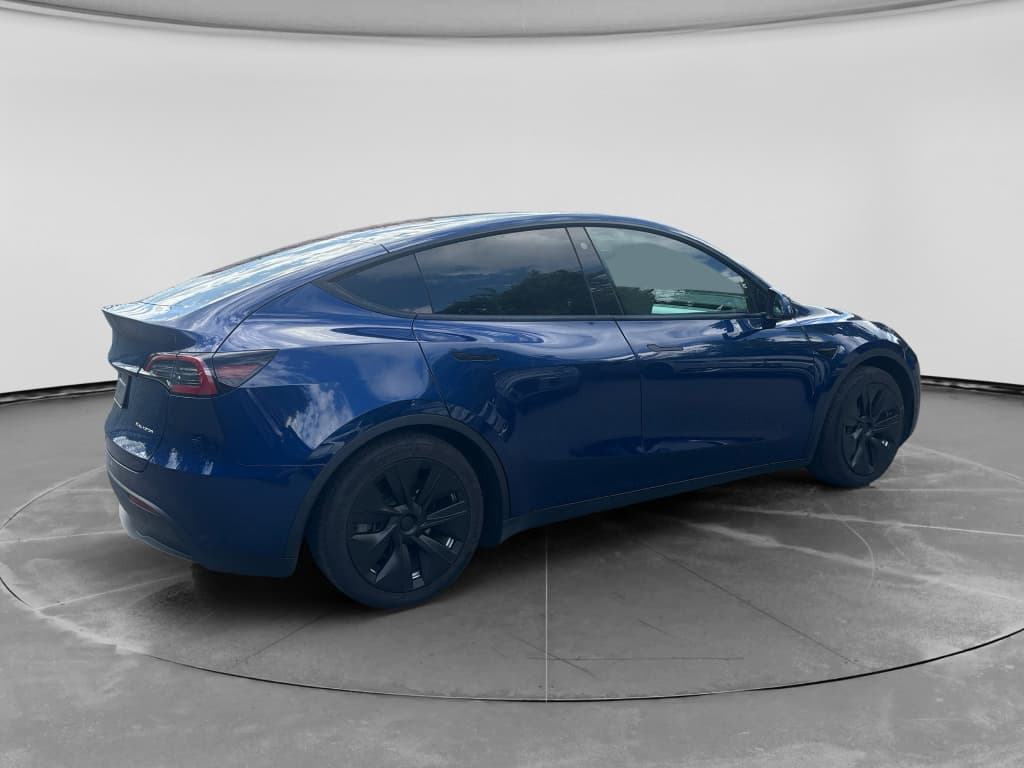 2022 Tesla Model Y view 4