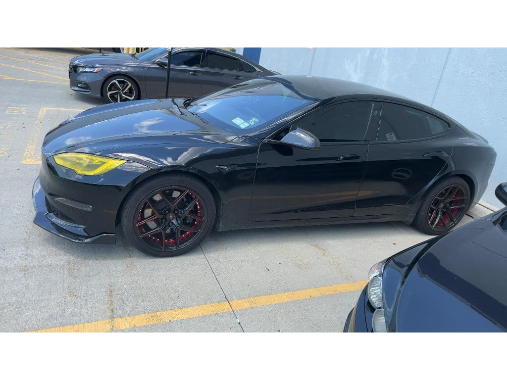 2021 Tesla Model S view 2