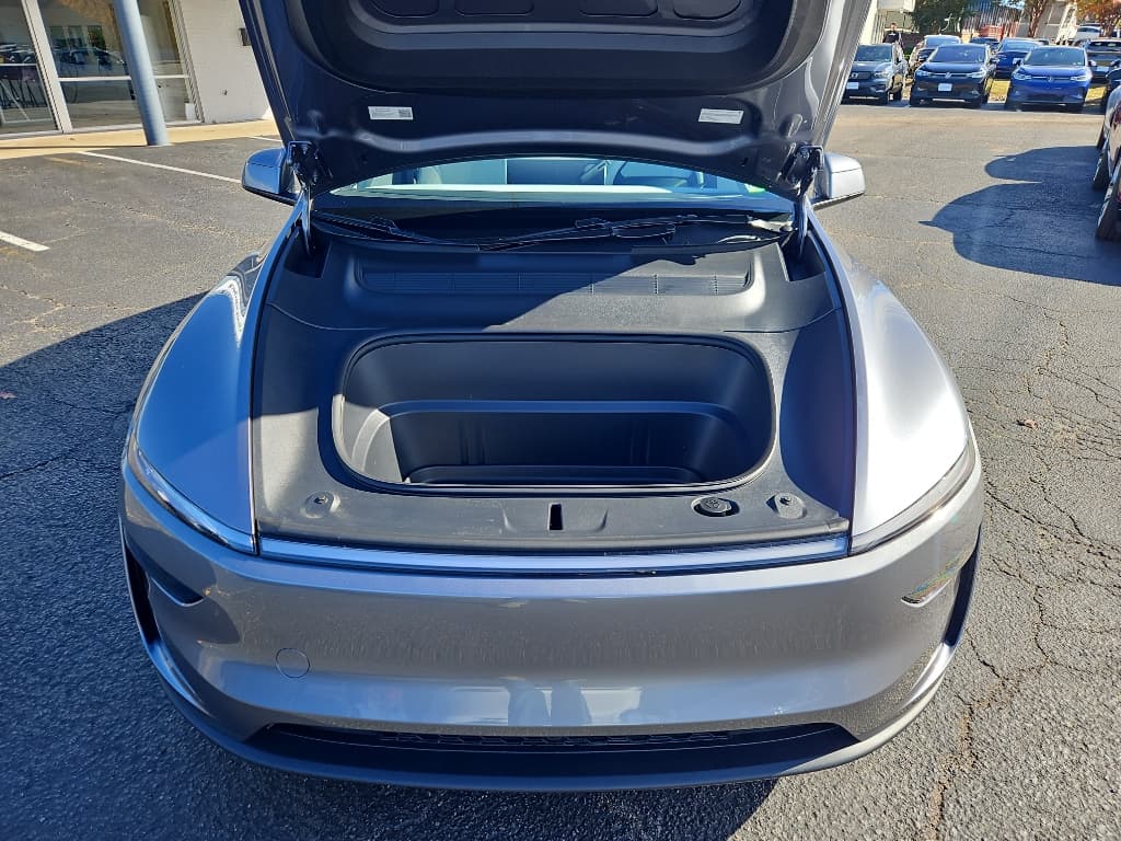 2026 Tesla Model Y view 25