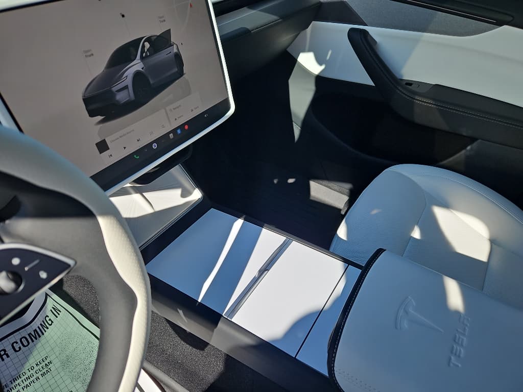 2026 Tesla Model Y view 18
