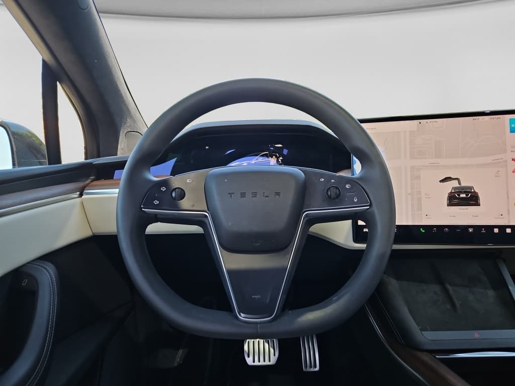 2024 Tesla Model X view 7
