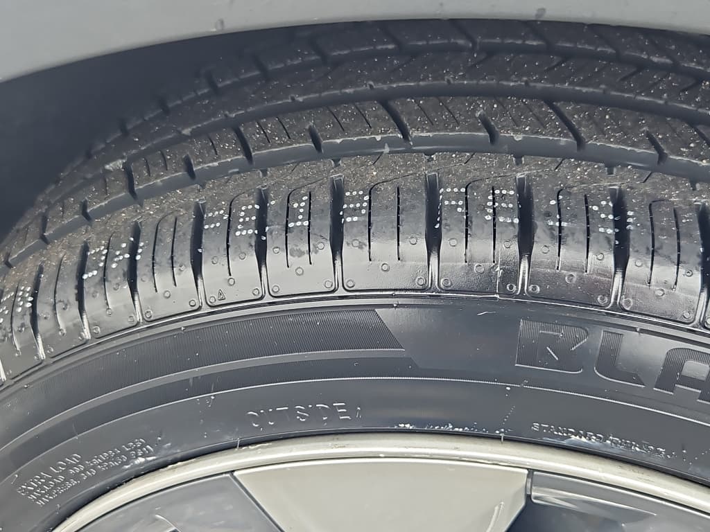 2022 Tesla Model Y view 30