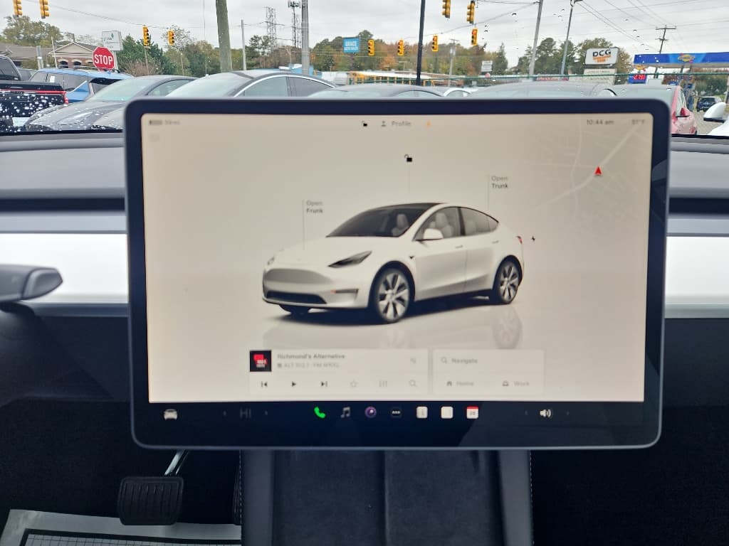 2022 Tesla Model Y view 9