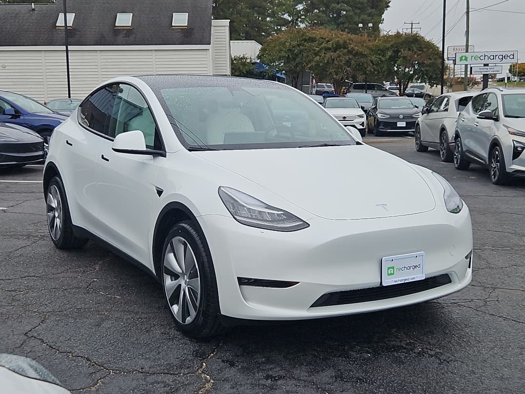 2022 Tesla Model Y view 4