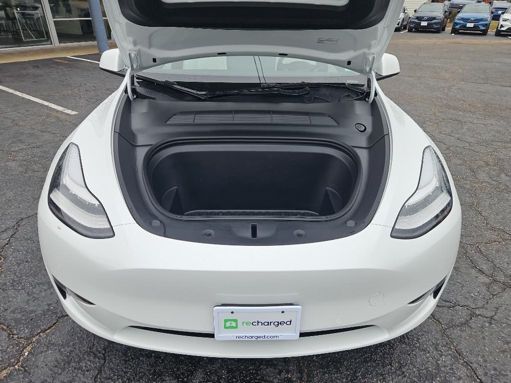 2022 Tesla Model Y view 24