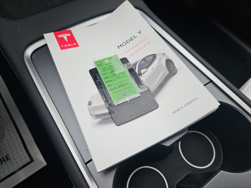 2022 Tesla Model Y view 20