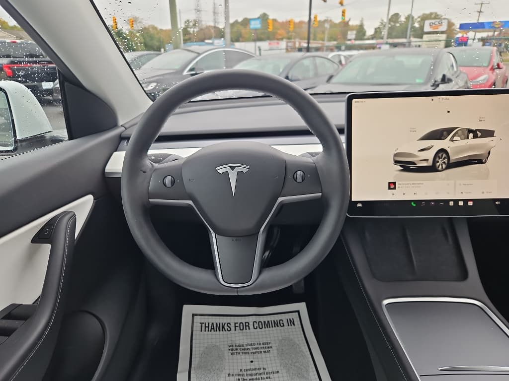 2022 Tesla Model Y view 8
