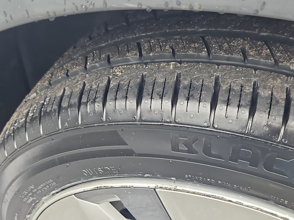 2022 Tesla Model Y view 32