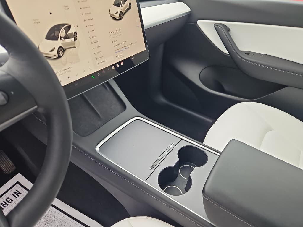 2022 Tesla Model Y view 18