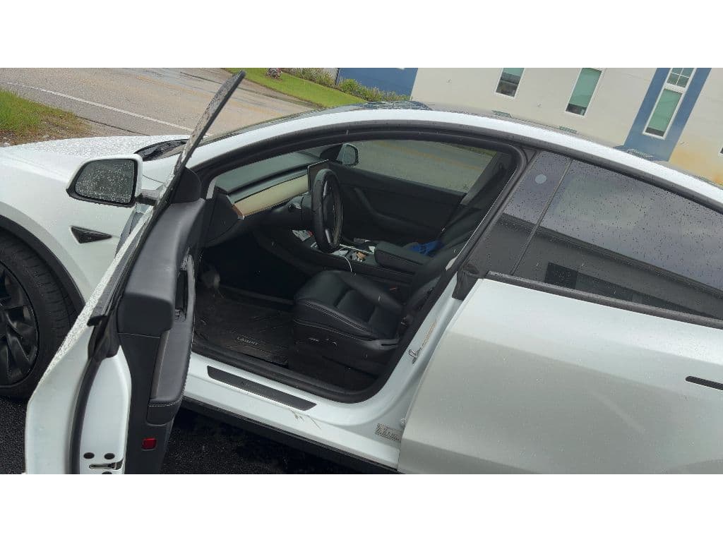 2022 Tesla Model Y view 5