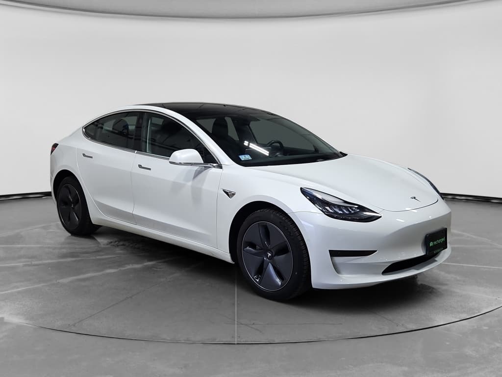 2019 Tesla Model 3 view 4