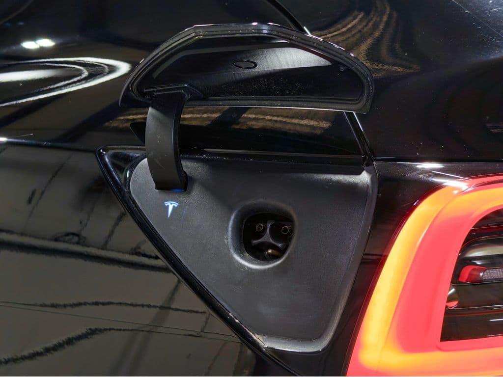 2022 Tesla Model Y view 5