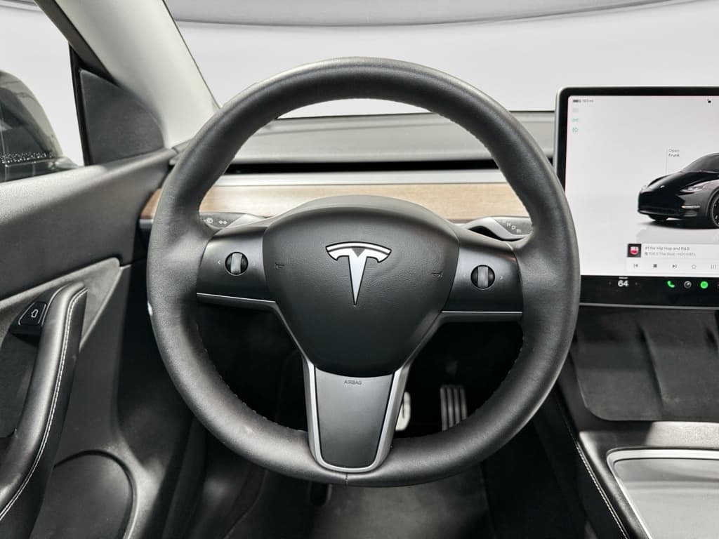 2022 Tesla Model Y view 7