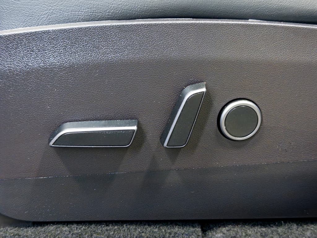 2022 Tesla Model Y view 6