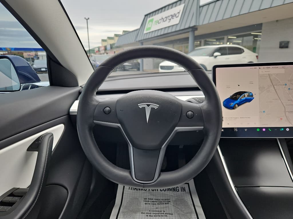 2019 Tesla Model 3 view 8