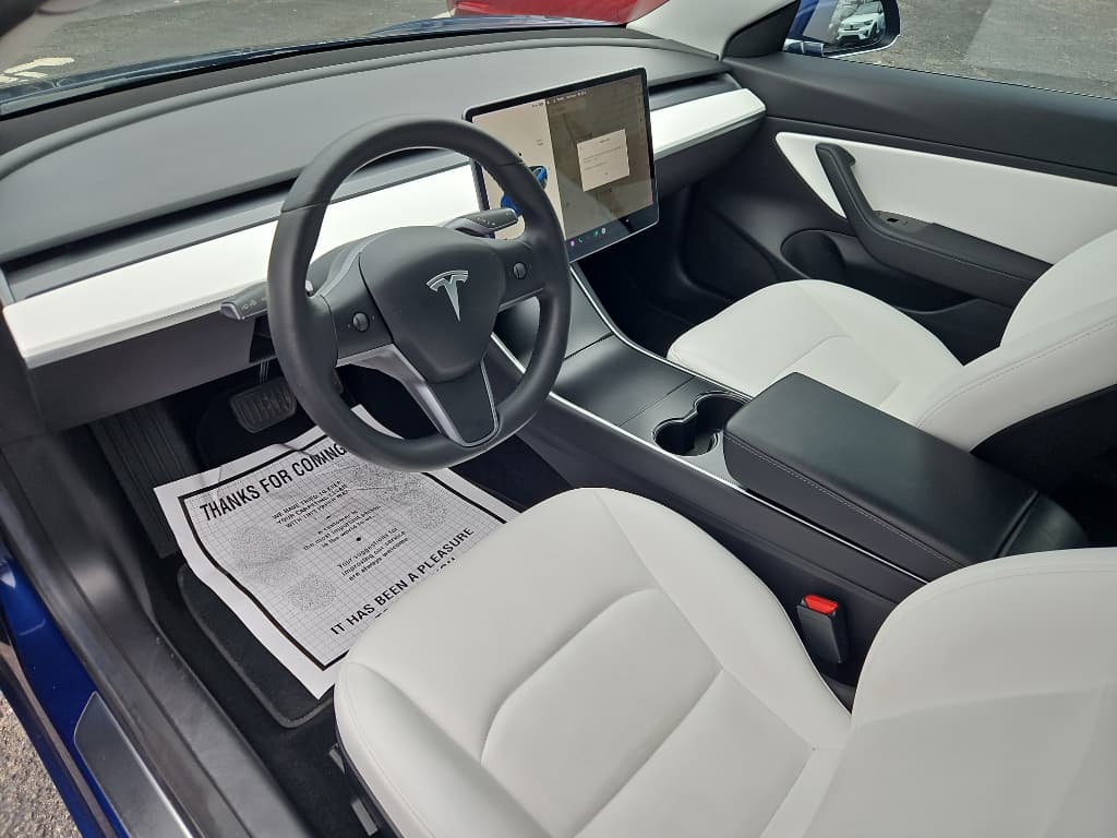 2019 Tesla Model 3 view 16