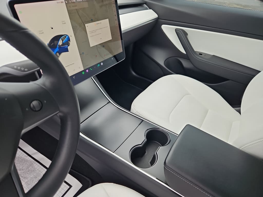 2019 Tesla Model 3 view 17