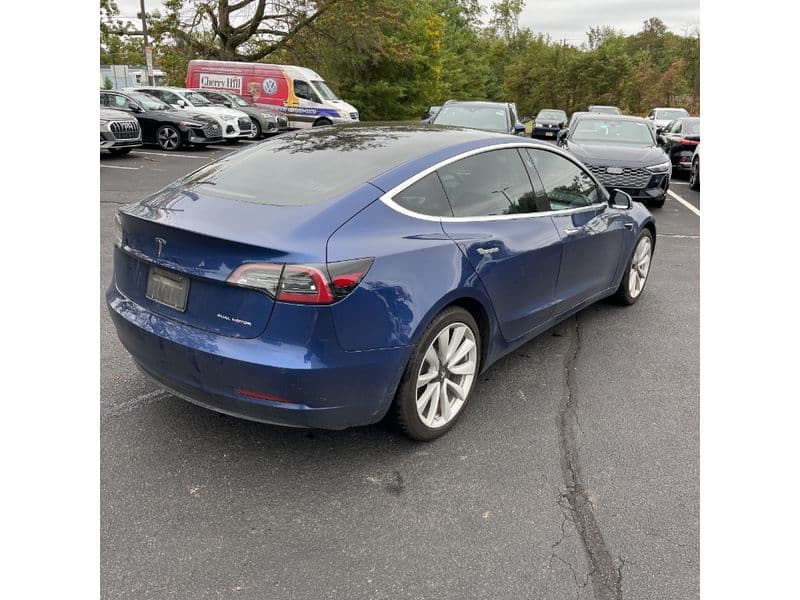 2019 Tesla Model 3 view 3