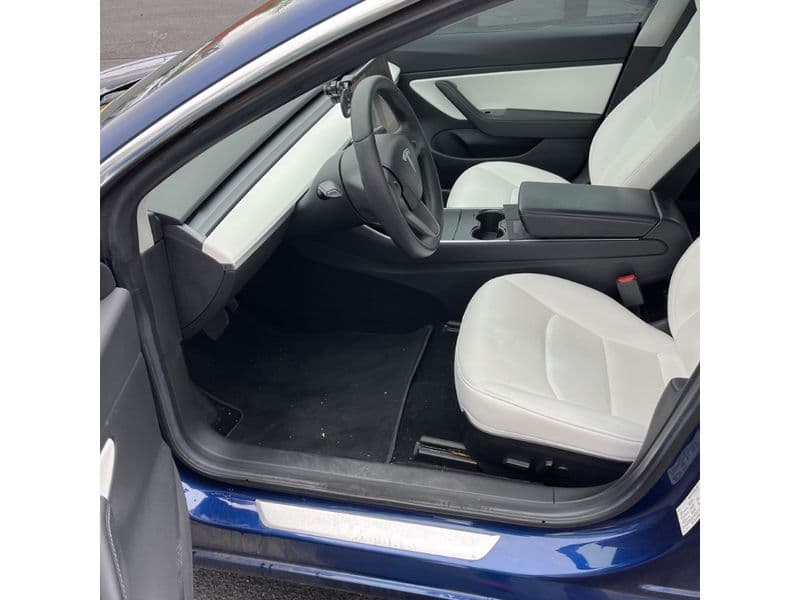 2019 Tesla Model 3 view 5