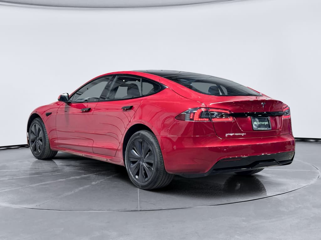 2022 Tesla Model S view 2