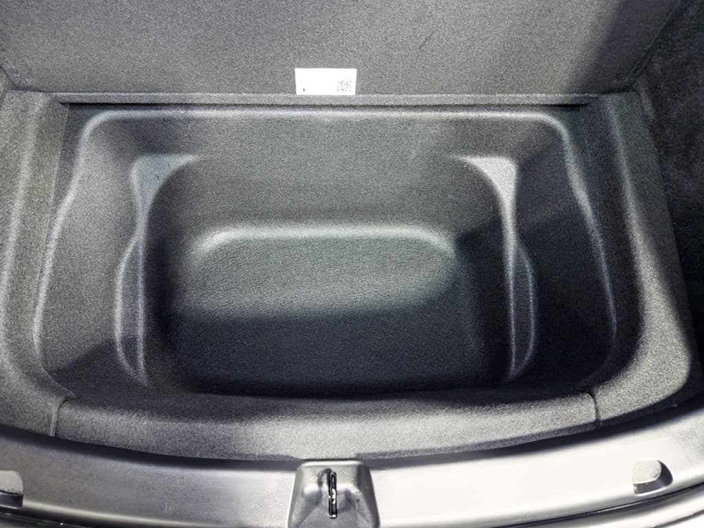 2022 Tesla Model Y view 26