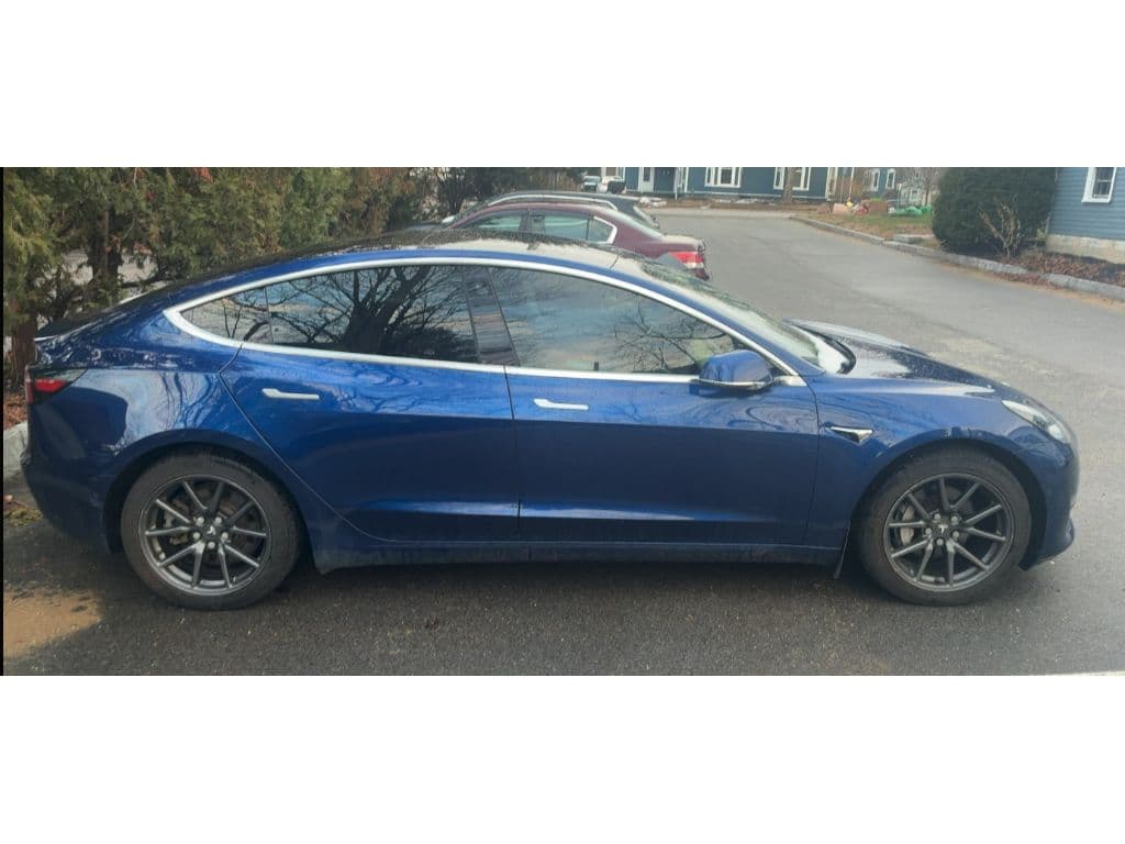 2019 Tesla Model 3 view 3