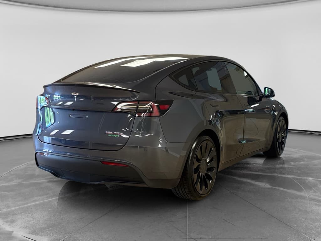 2022 Tesla Model Y view 4