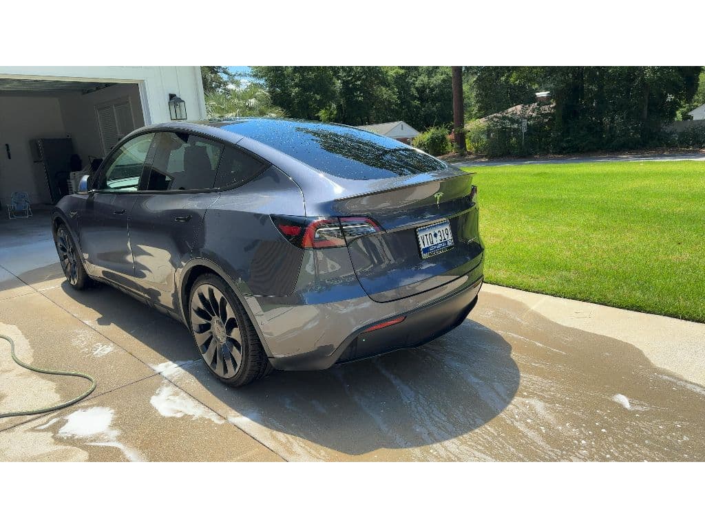 2022 Tesla Model Y view 4
