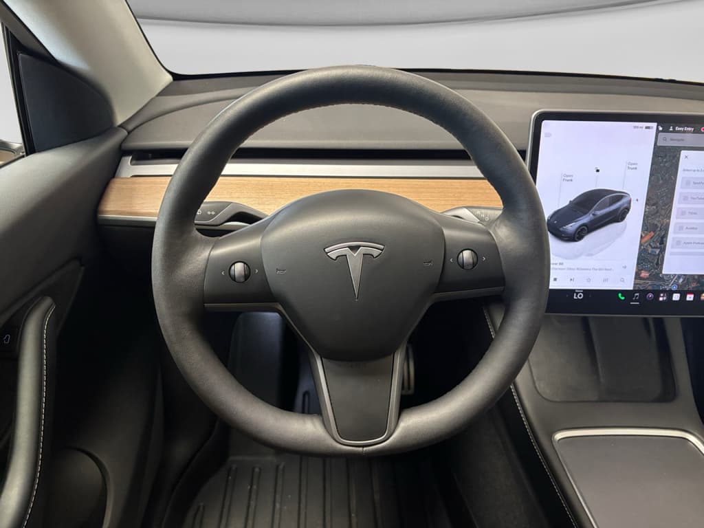 2022 Tesla Model Y view 5
