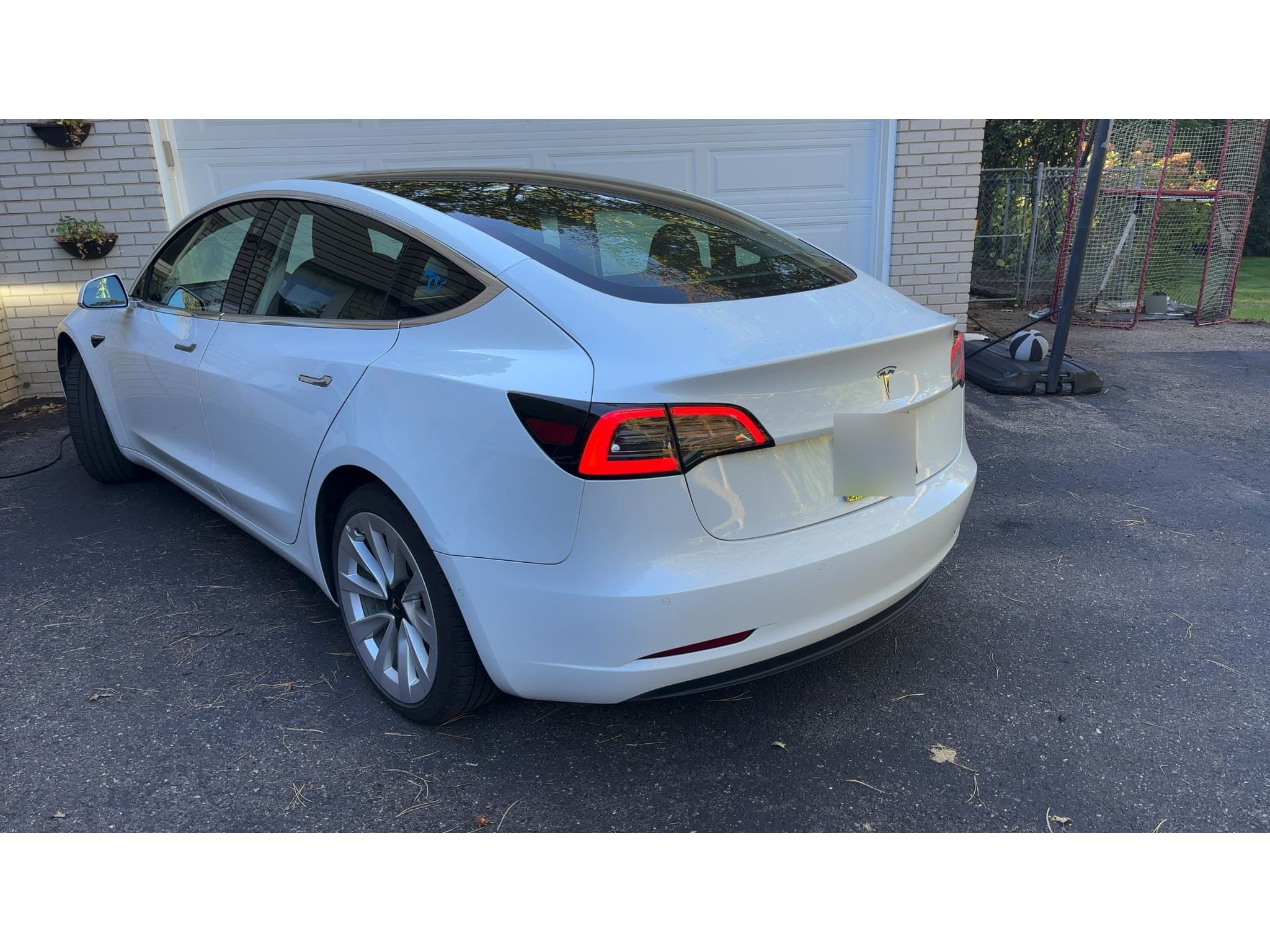2019 Tesla Model 3 view 3