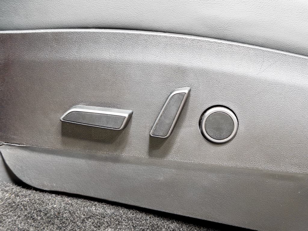 2022 Tesla Model Y view 6
