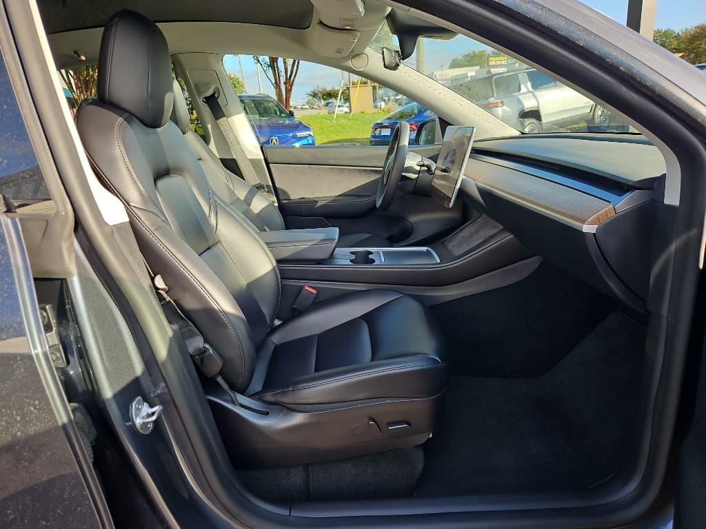 2022 Tesla Model Y view 10