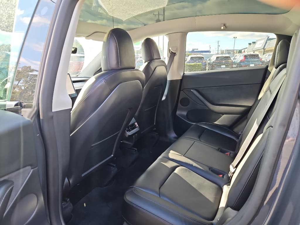 2022 Tesla Model Y view 7