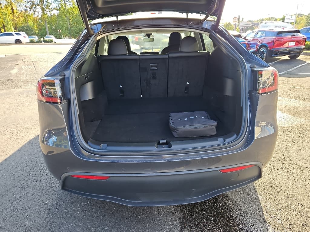 2022 Tesla Model Y view 8