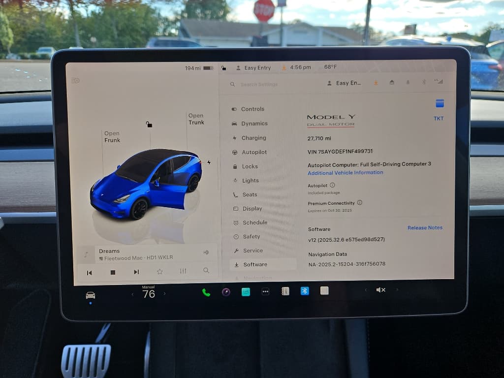 2022 Tesla Model Y view 13