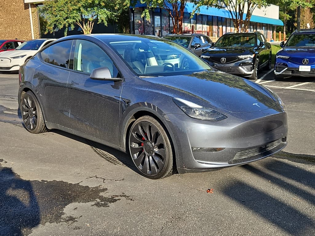 2022 Tesla Model Y view 4