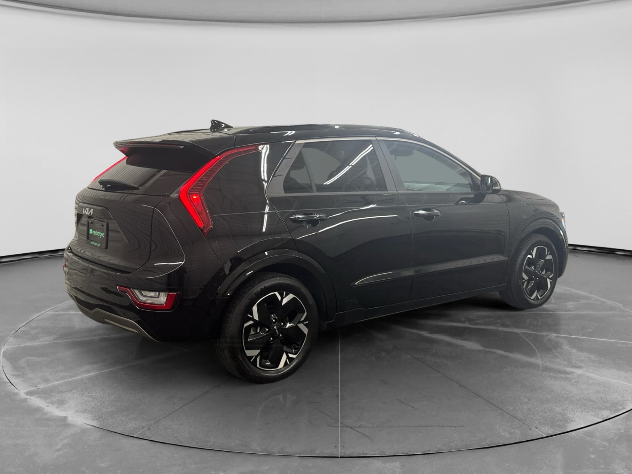 2023 Kia Niro EV view 3