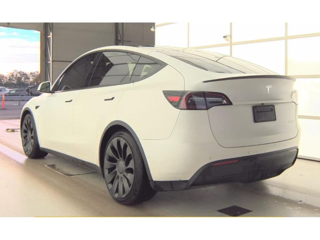 2022 Tesla Model Y view 4