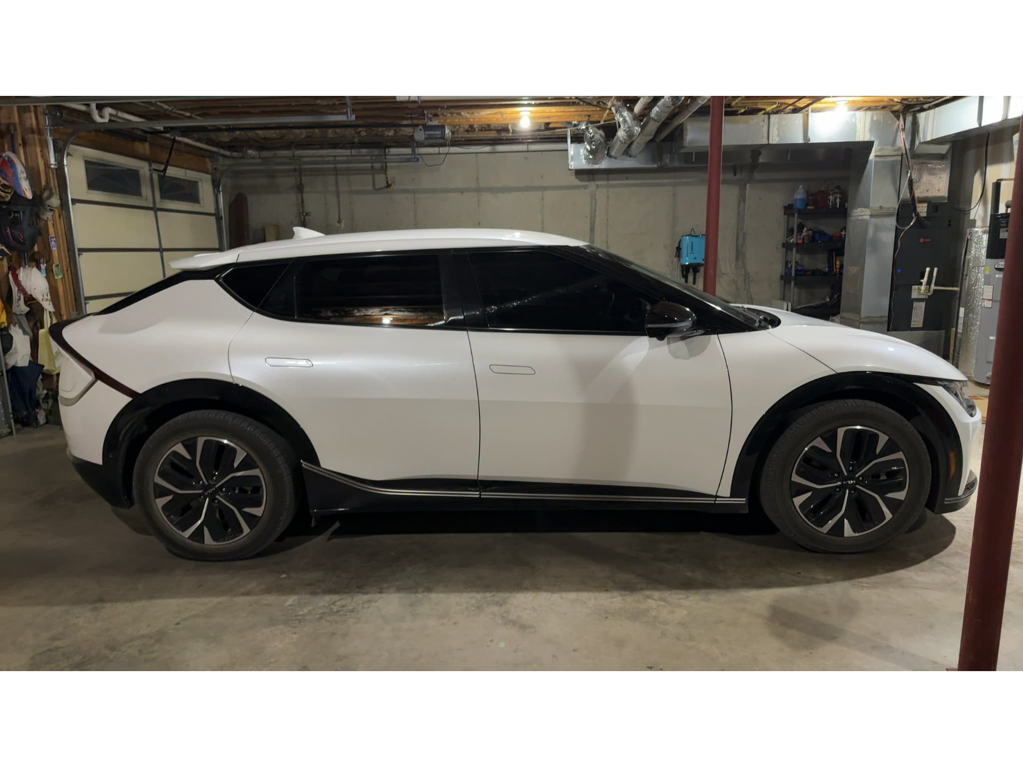 2022 Kia EV6 view 6