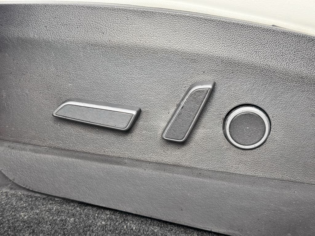 2022 Tesla Model Y view 7