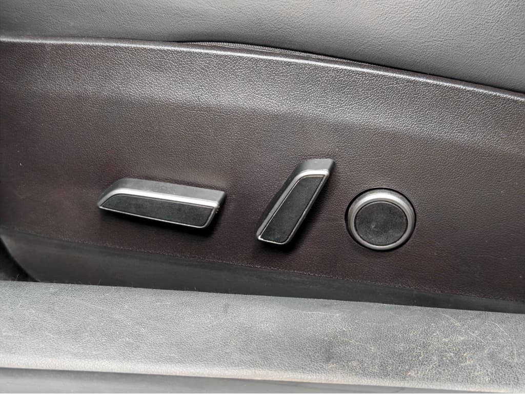 2023 Tesla Model 3 view 6