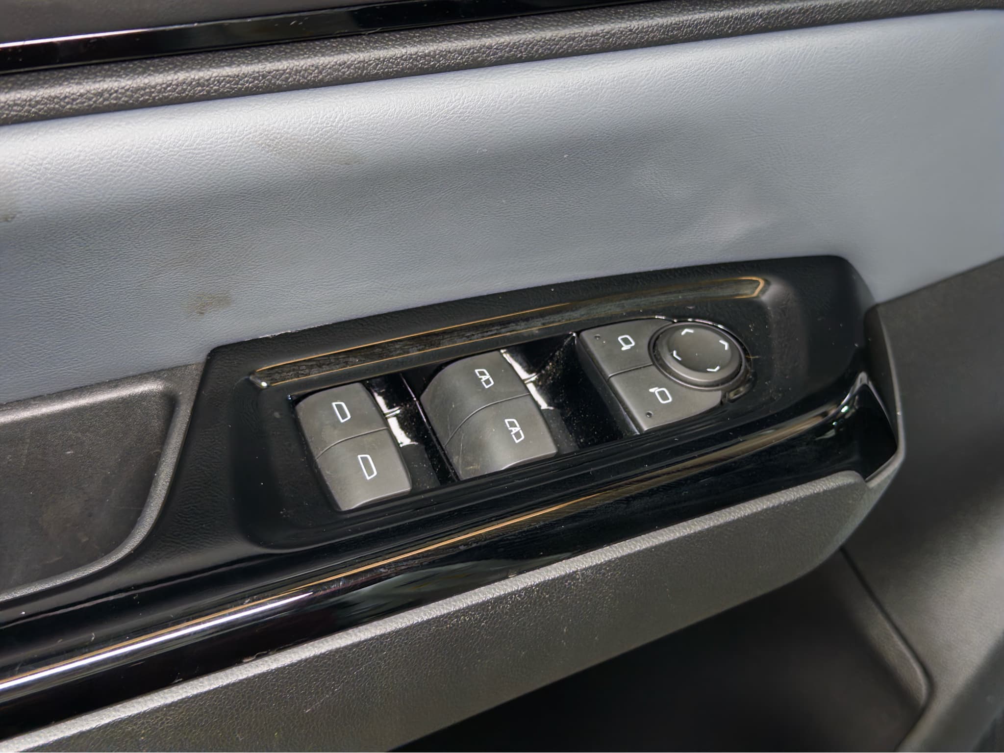 2024 Honda Prologue view 6