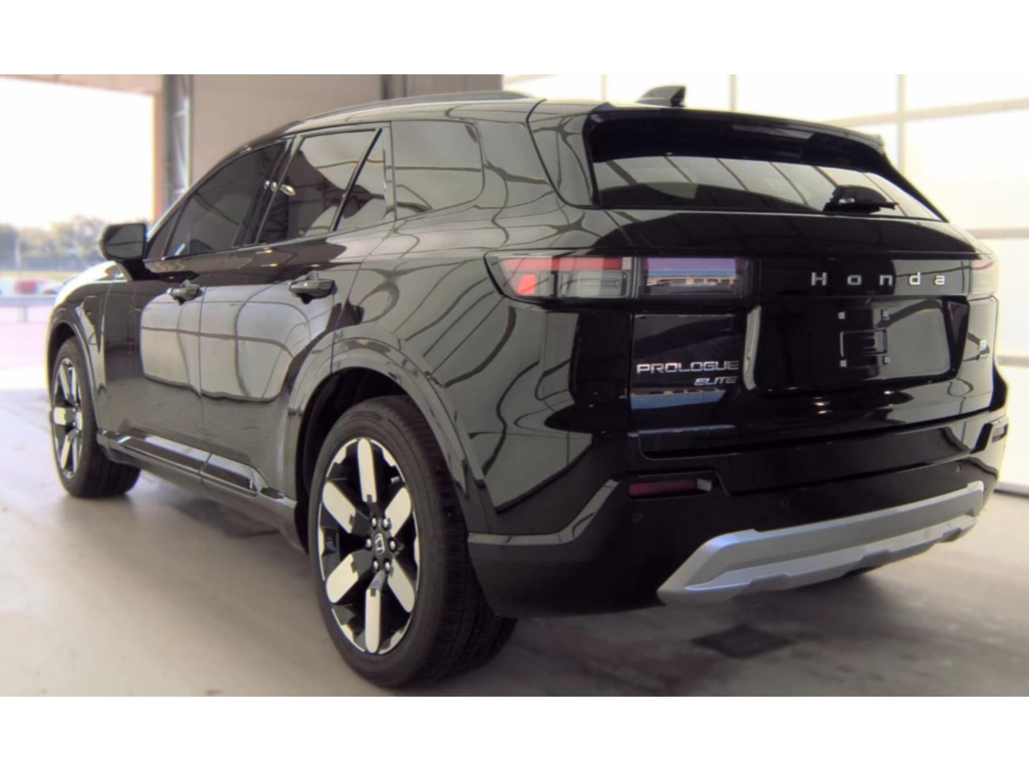 2025 Honda Prologue view 4