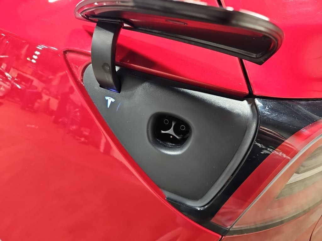 2022 Tesla Model Y view 5