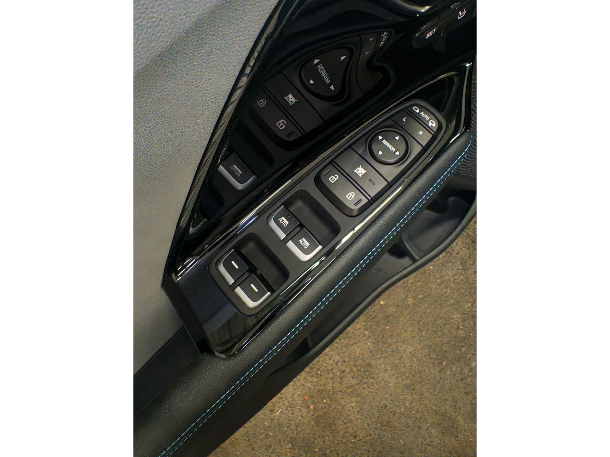 2022 Kia Niro PHEV view 7