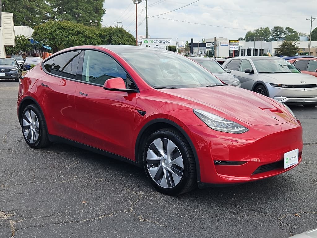 2022 Tesla Model Y view 4